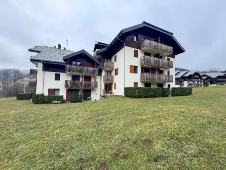 Appartement cosy à Bernex, proche des pistes et sentiers, avec terrasse ensoleillée et wifi. - Photo 8