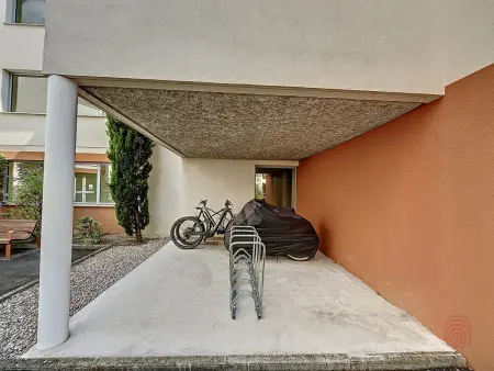 Appartement F2 avec terrasse, clim, parking privé, proche centre-ville et thermes, animaux acceptés - Photo 17
