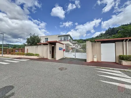 Appartement F2 avec terrasse, clim, parking privé, proche centre-ville et thermes, animaux acceptés - Photo 19