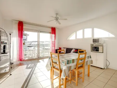 Bel appartement T3 à 50m de la plage, balcon, parking, pour 4 - Photo 1