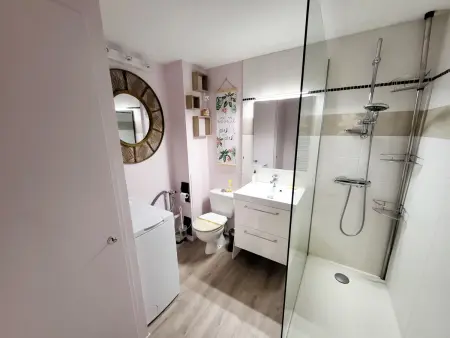 Appartement Moderne au Centre-Ville, 150m Plage, WiFi, Confort Idéal pour Familles - Photo 17