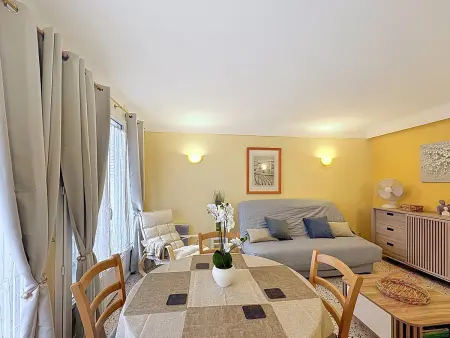 Appartement F2 avec Wifi, ascenseur près des Thermes - Photo 4