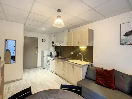 Appartement F2 tout équipé avec balcons, ascenseur et Wi-Fi, proche des thermes de Lamalou - Photo 1