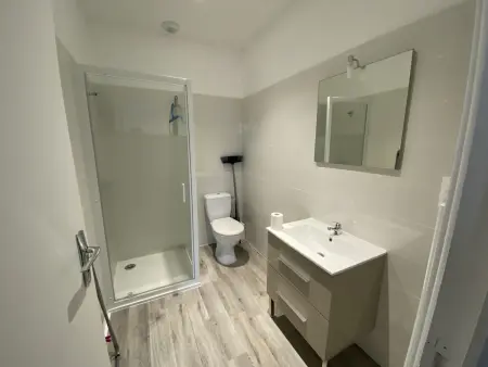 Appartement Rénové avec Cuisine Américaine et WIFI, Proche des Thermes Saint Roch - Photo 7