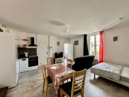 Appartement 57m² avec WIFI à 200m des Thermes – 4 pers. – Parking gratuit – La Roche-Posay - Photo 1