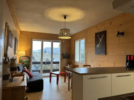 Charmant appartement fonctionnel près du centre bourg, balcon et parking gratuit - Photo 1