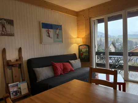 Charmant appartement fonctionnel près du centre bourg, balcon et parking gratuit - Photo 3