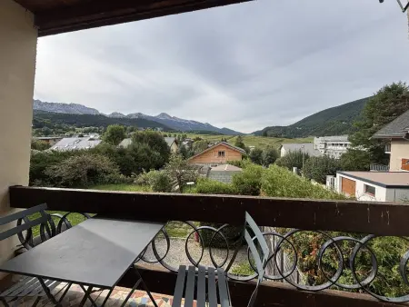 Charmant appartement fonctionnel près du centre bourg, balcon et parking gratuit - Photo 8