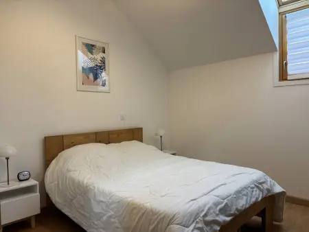 Appartement fonctionnel avec balcon, à 10 min du centre, parking gratuit, idéal pour 5 personnes - Photo 8