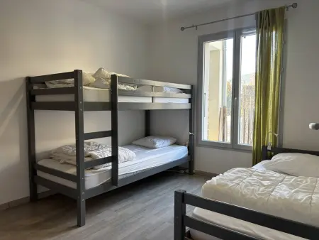 Appartement lumineux et spacieux avec terrasse et parking, à 15 min à pied du centre, parfait pour 6 pers ! - Photo 5