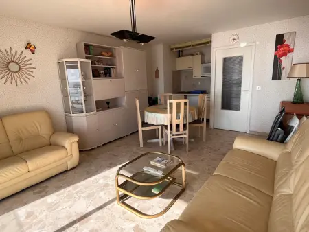 Appartement T2 avec balcon et vue mer, 1er étage, ascenseur, TV, cuisine équipée - Photo 3