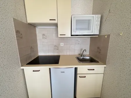 Appartement T2 avec balcon et vue mer, 1er étage, ascenseur, TV, cuisine équipée - Photo 4