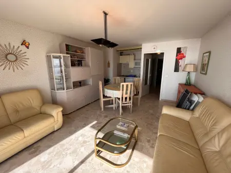 Appartement T2 avec balcon et vue mer, 1er étage, ascenseur, TV, cuisine équipée - Photo 9