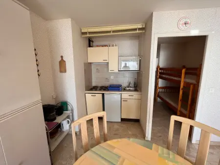 Appartement T2 avec balcon et vue mer, 1er étage, ascenseur, TV, cuisine équipée - Photo 10