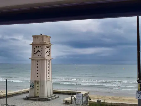 Appartement T2 avec balcon et vue mer, 1er étage, ascenseur, TV, cuisine équipée - Photo 17