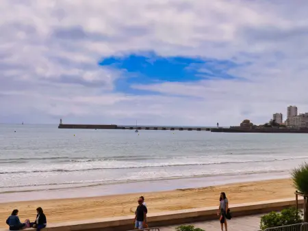 Appartement T2 avec balcon et vue mer, 1er étage, ascenseur, TV, cuisine équipée - Photo 18