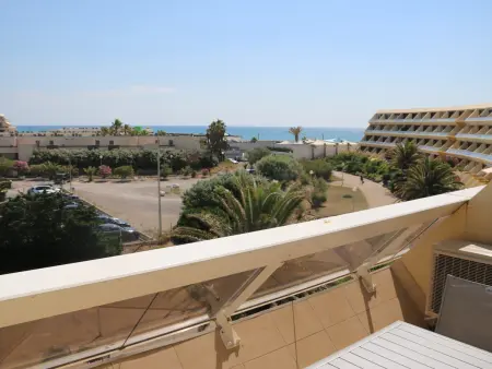 Grand studio climatisé, 3ème étage avec ascenseur, terrasse, parking, proche plage, Cap d'Agde. - Photo 9