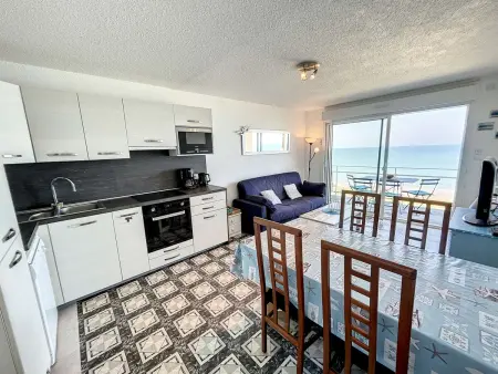 Appartement en front de mer avec balcon et parking privatif - Photo 1