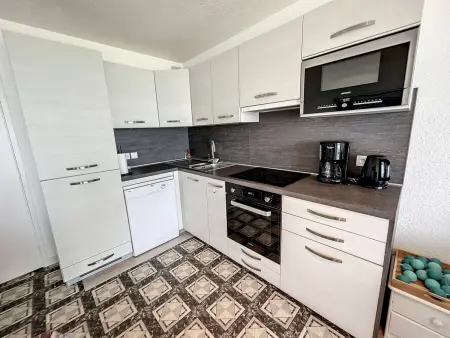 Appartement en front de mer avec balcon et parking privatif - Photo 6
