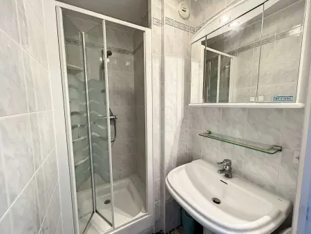Appartement en front de mer avec balcon et parking privatif - Photo 10
