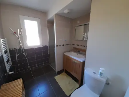Jardin Privé et Terrasse - Appartement T2 à La Teste de Buch, Proche Plages et Activités - Photo 9