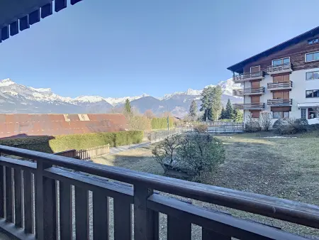 Charmant 2 pièces + coin cabine, proche centre Combloux, RDJ, terrasse, parking et casier à skis - Photo 5