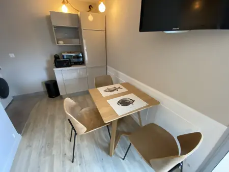 Studio refait à neuf, front de mer, avec parking, pour 3 personnes - Photo 3