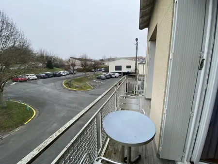 Appartement T3 Centre-ville La Roche-Posay, Balcon, Wi-Fi, Proximité Thermes et Commerces - Photo 5