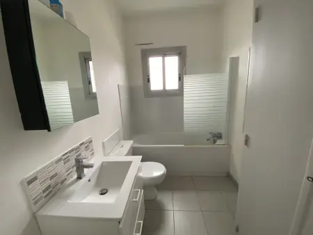 Appartement T3 Centre-ville La Roche-Posay, Balcon, Wi-Fi, Proximité Thermes et Commerces - Photo 9