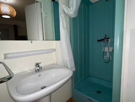 Appartement spacieux face mer avec balcon, proche du centre et commerces - Photo 16