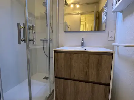 Appartement spacieux face mer avec balcon, proche du centre et commerces - Photo 22