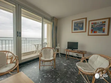 Appartement spacieux face mer avec balcon, proche du centre et commerces - Photo 26