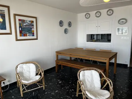 Appartement spacieux face mer avec balcon, proche du centre et commerces - Photo 29