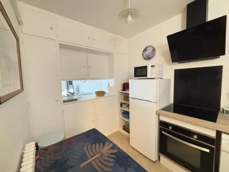 Appartement spacieux face mer avec balcon, proche du centre et commerces - Photo 32