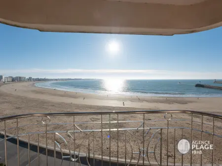 Appartement T2 face plage avec garage aux Sables-d'Olonne - Photo 2