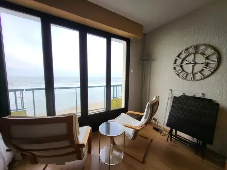 Studio face mer avec balcon, à 50m de la plage, Appartement 3 personnes à Les Sables d'Olonne - Photo 2