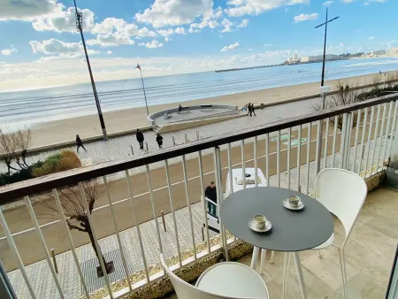 Appartement avec accès direct à la plage, balcon et garage privé - Photo 3