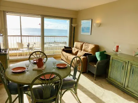 Appartement avec accès direct à la plage, balcon et garage privé - Photo 9
