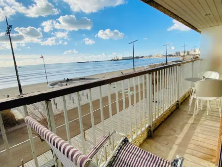 Appartement avec accès direct à la plage, balcon et garage privé - Photo 10