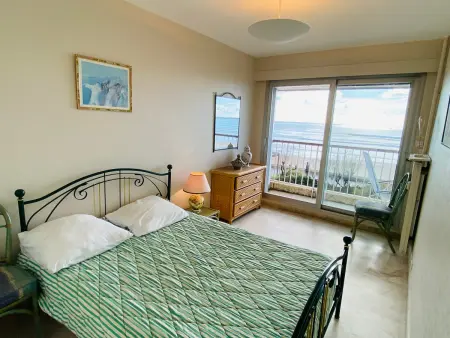 Appartement avec accès direct à la plage, balcon et garage privé - Photo 14