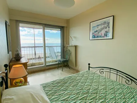 Appartement avec accès direct à la plage, balcon et garage privé - Photo 15