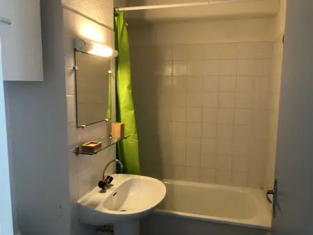 Appartement T2 à Arcachon - Centre-Ville, Proche Plage et Commerces, avec Parking et Balcon - Photo 9