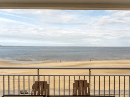 Studio cabine avec balcon, parking privé, accès direct plage, proche centre ville - Photo 11
