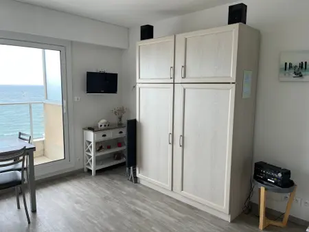 Studio cosy avec balcon face à la plage - Les Sables-d'Olonne - Photo 4