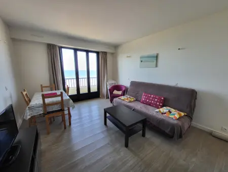 Studio rénové face mer avec balcon au centre plage, proche commerces - Les Sables d'Olonne - Photo 1