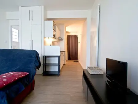 Studio rénové face mer avec balcon au centre plage, proche commerces - Les Sables d'Olonne - Photo 3