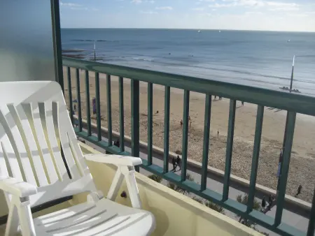 Studio rénové face mer avec balcon au centre plage, proche commerces - Les Sables d'Olonne - Photo 6