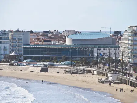 Studio rénové face mer avec balcon au centre plage, proche commerces - Les Sables d'Olonne - Photo 14