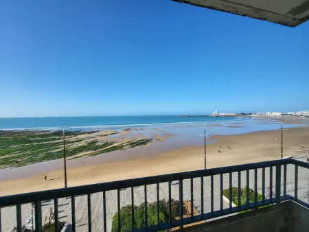 Studio rénové face mer avec balcon au centre plage, proche commerces - Les Sables d'Olonne - Photo 18