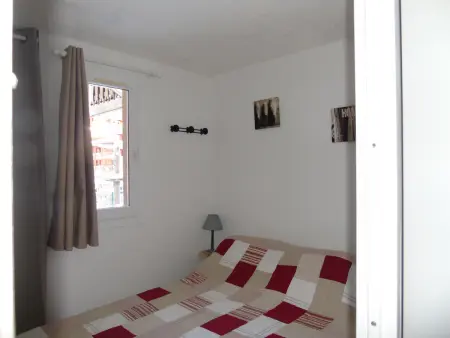 Appartement rénové 2 pièces pour 4 pers, balcon, proche télécabine, commerces, et écoles de ski - Photo 3
